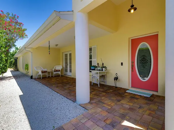 108 Ocean Dr, New Smyrna Beach, FL 32169