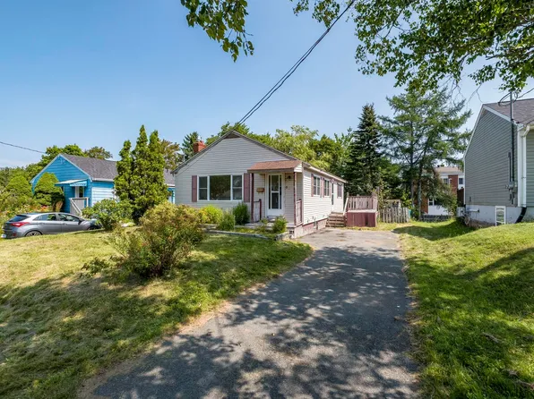 60 Thornhill Dr, Halifax, NS B3R 2B4