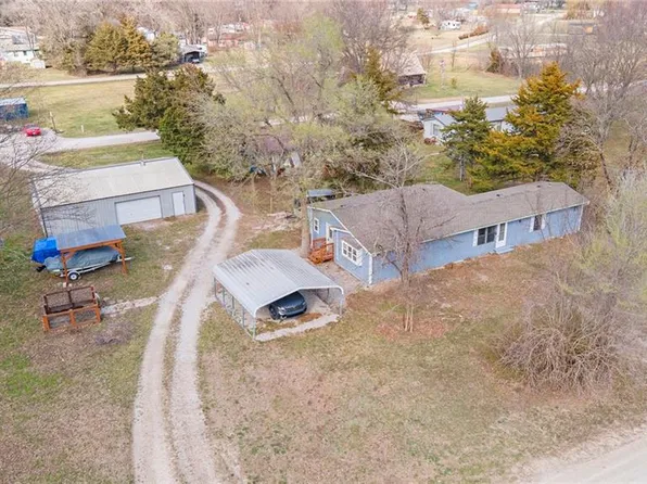 81 Meadow View Dr, Mound City, KS 66056