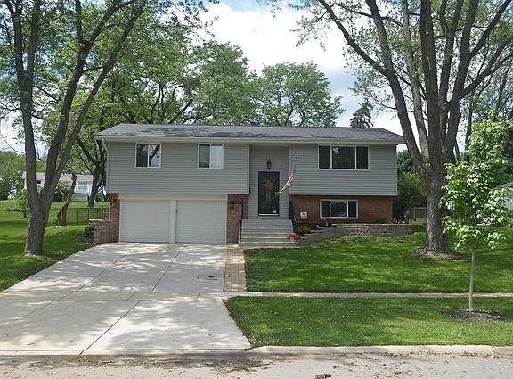 2nd image of 528 Plymouth Ln