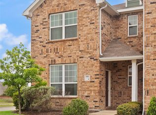 3901 Hometown Blvd, Heartland, TX 75126