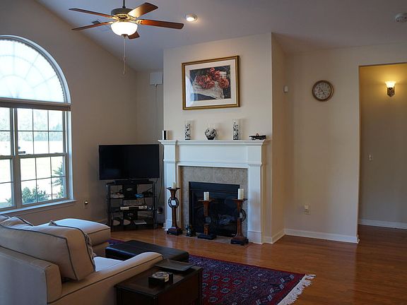 3rd image of 1719 Abbey Glen Way