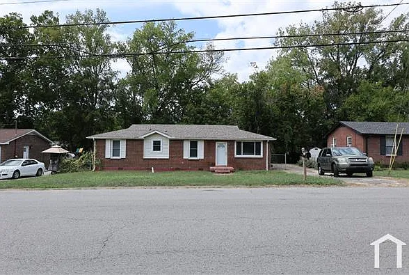 668 Rowan Dr