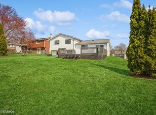 515 W Weathersfield Way, Schaumburg, IL 60193
