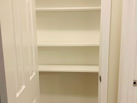 4th image of 805 Williams St #805