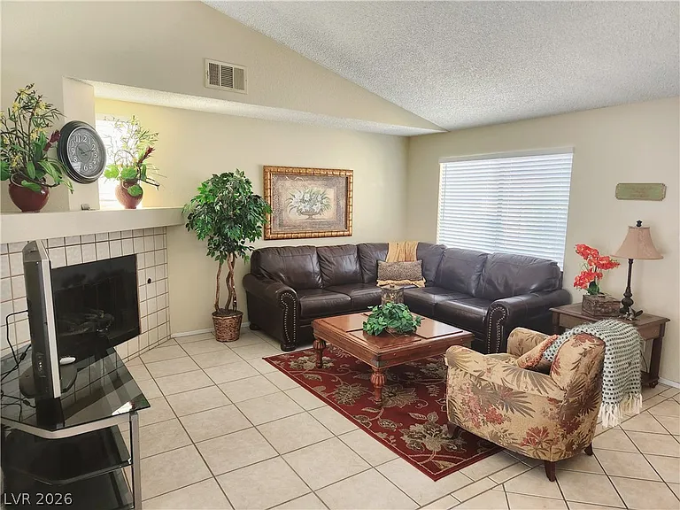 3332 Canyon Lake Dr — Photo 7