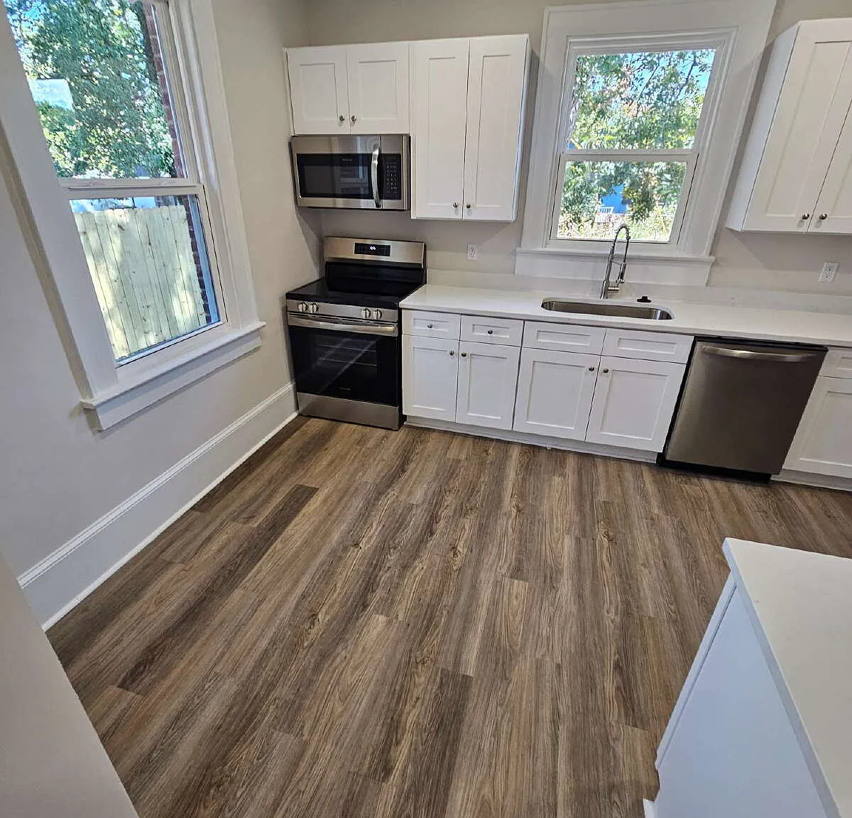 2 bed, 1.0 bath, 1217 sqft, $1,650 — Photo 1