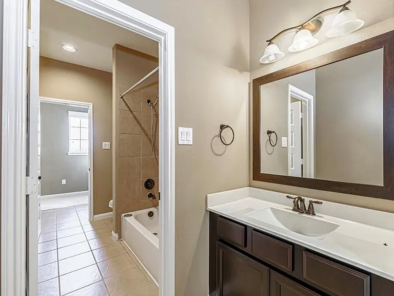 4607 Rockton Hills Ln — Photo 19