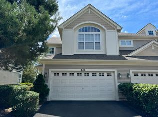 486 Vaughn Cir, Aurora, IL 60502