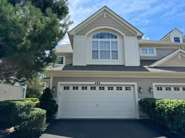 486 Vaughn Cir, Aurora, IL 60502