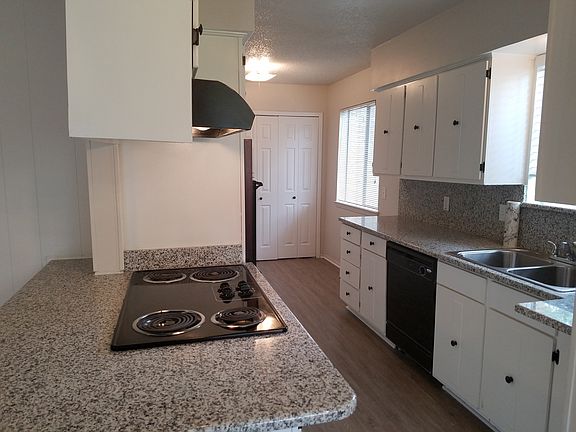 4th image of 2724 Buffalo Dr