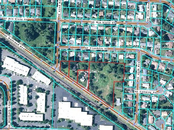 3rd image of 4217 SE Railroad Ave