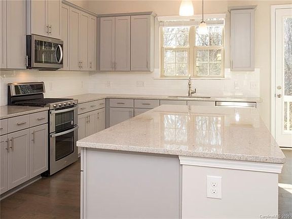 5th image of 9532 Ainslie Downs St #75