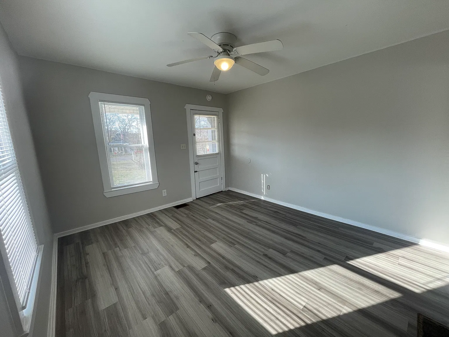 2 bed, 720 sqft, $1,350 — Photo 3