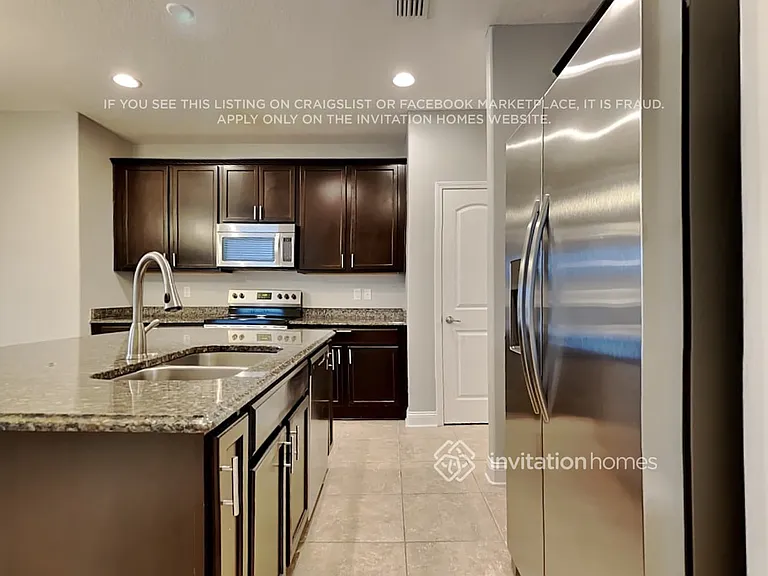832 Glendale Ln — Photo 7