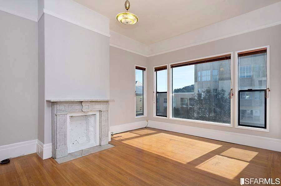 1st image of 2082 McAllister St