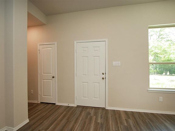 3rd image of 109 Seminole Dr
