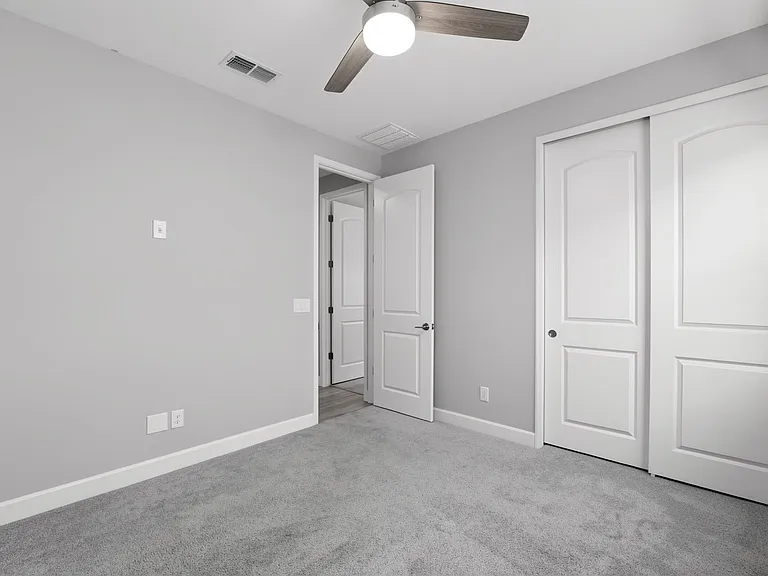 5140 N 181st Dr — Photo 21