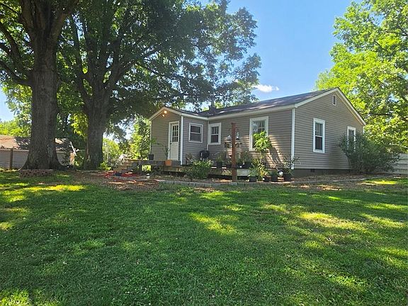 4th image of 222 Carrie Dr