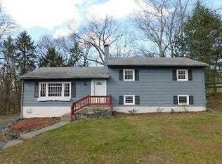 56 Luty Dr, Hyde Park, NY