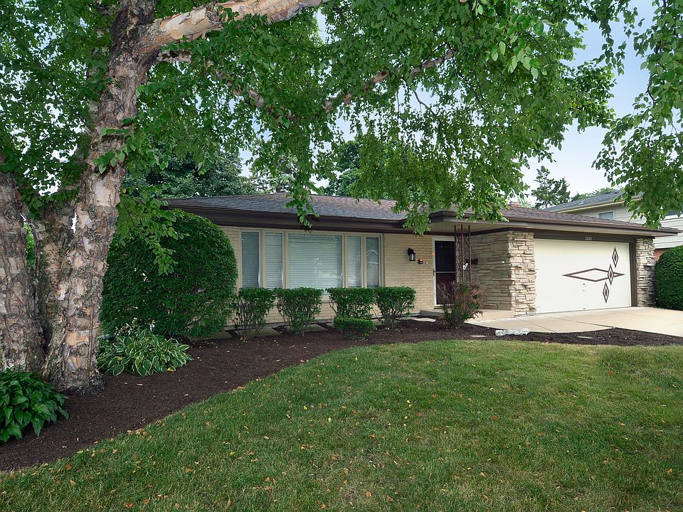 1st image of 1005 N Drury Ln
