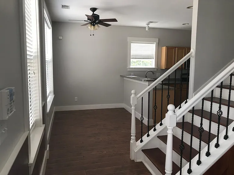 20 4th Ave #20 — Photo 9