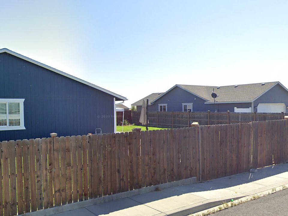 2nd image of 1310 Gemstone St