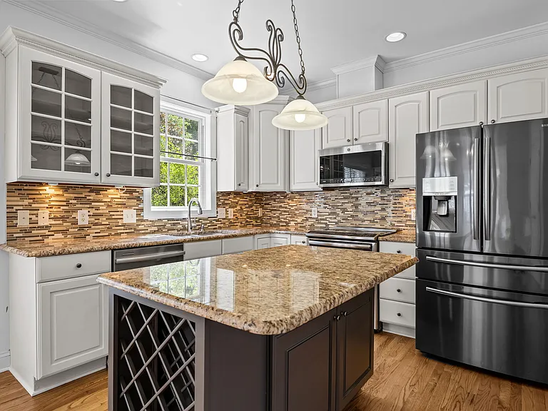 1325 Old Regent Dr — Photo 22
