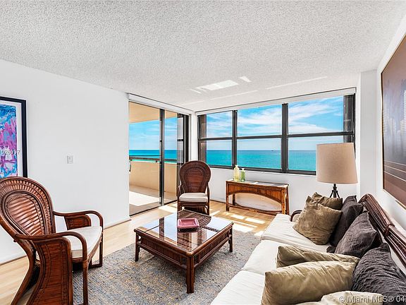 4th image of 2555 Collins Ave APT 1203