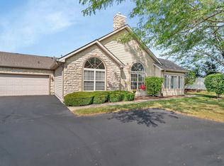 1950 Timbers Edge Cir, Joliet, IL 60431