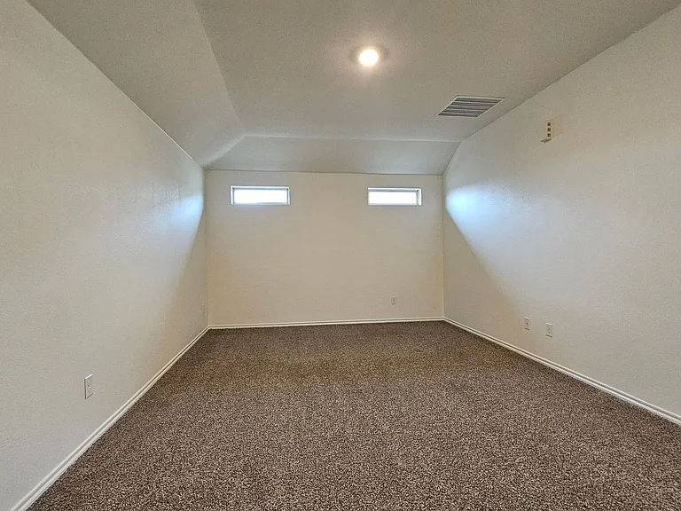 813 Fueller Dr — Photo 29