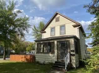 1324 4th Ave N, Grand Forks, ND 58203