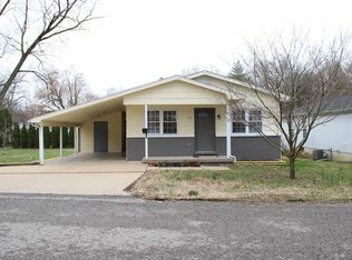 404 S Locust St, Newburgh, IN 47630