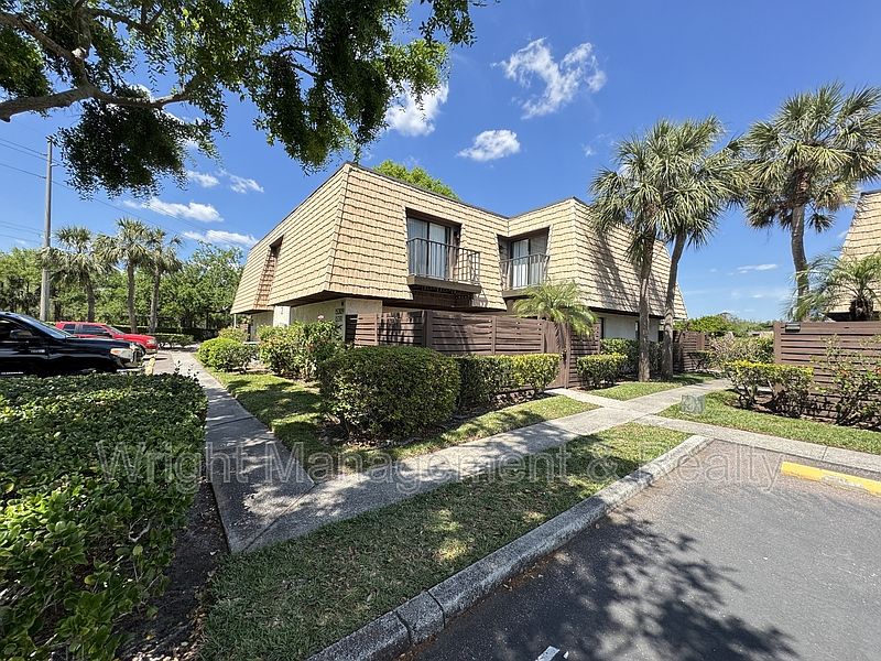 1st image of 15311 W Pond Woods Dr