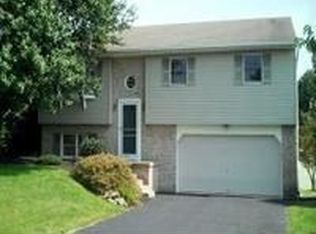 7 Goldin Cir, Ephrata, PA 17522