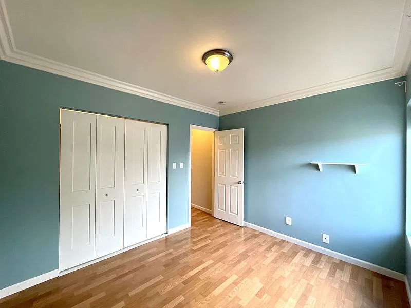 3 bed, 848 sqft, $3,300 — Photo 3