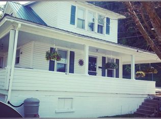 120 Strawberry Rd, Saint Albans, WV 25177