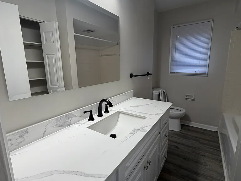 5544 Cresthaven Ln #C — Photo 7