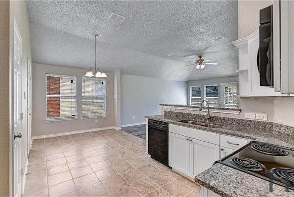 414 Lemon Dr — Photo 2