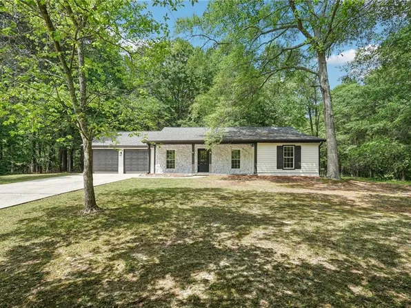 250 Huntcliff Ct, Fayetteville, GA 30214