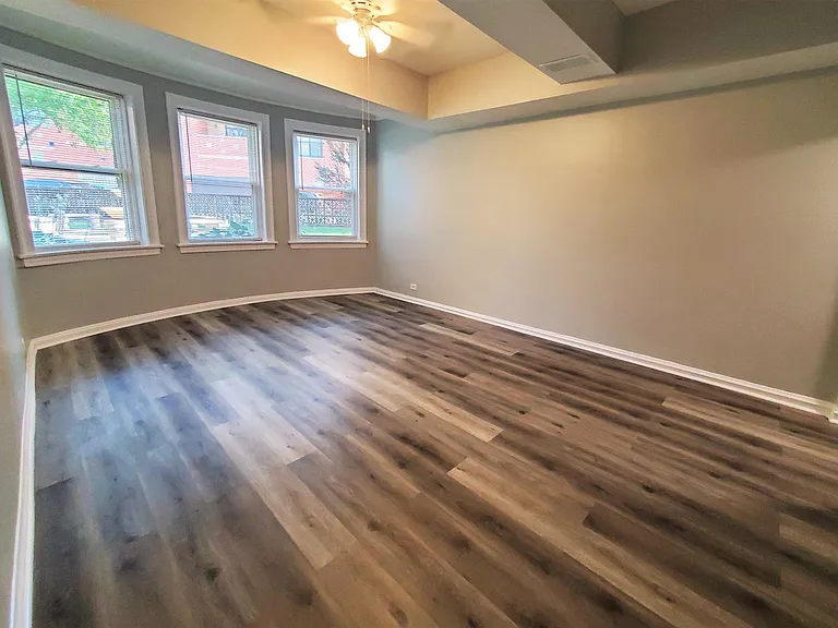 5724 N Mozart St #GARDEN — Photo 1