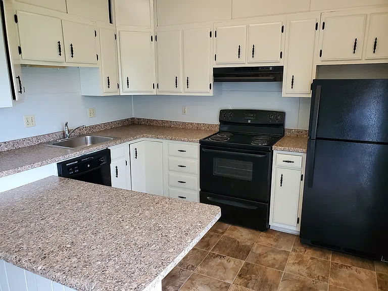 1010 East St #105 — Photo 4