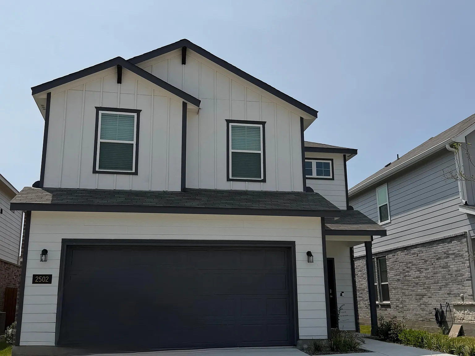 4 bed, 2.5 bath, 1893 sqft, $2,100 — Photo 2