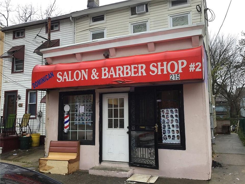 2nd image of 215 Spring St