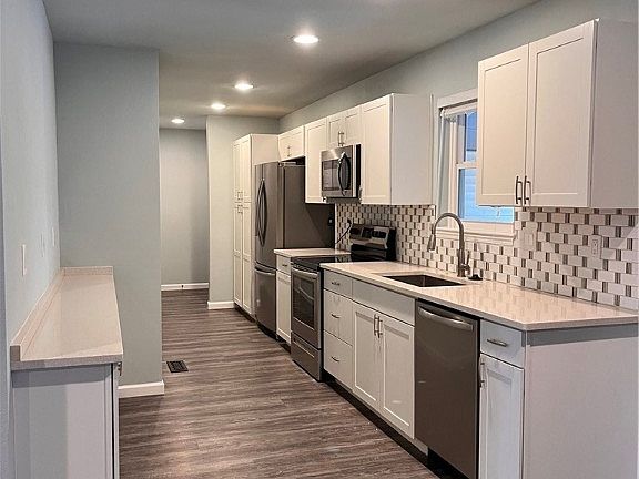 5th image of 13 Ironside Ln