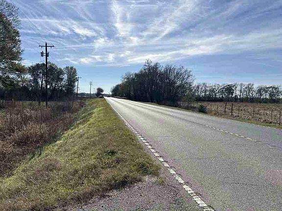 3rd image of 4417 Chataignier Rd