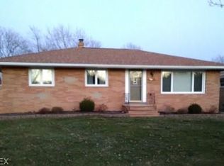 7615 Tamiami Dr, Parma, OH 44134
