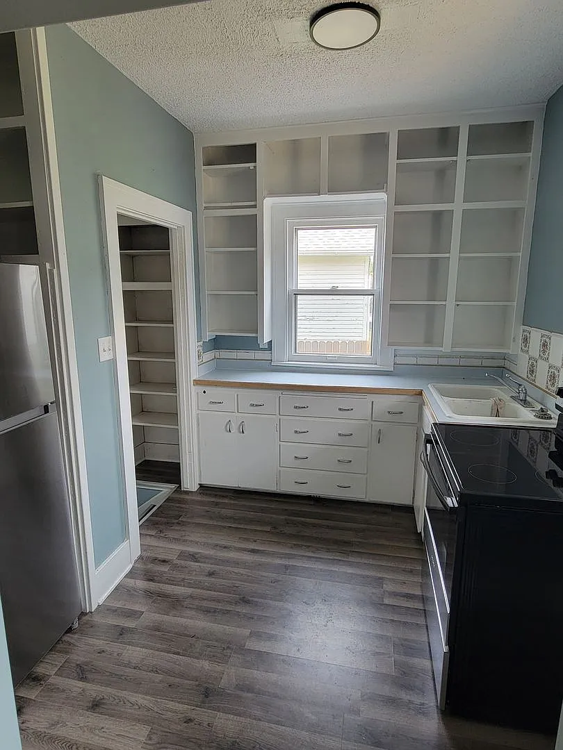 Beautifully Remodeled 3 Bedroom in Fremont — Photo 4