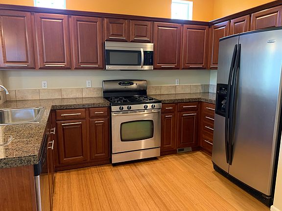 4th image of 2495 NE Kyle Ct