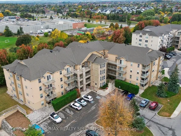 1470 Bishops Gate #402, Oakville, ON L6M 4N2